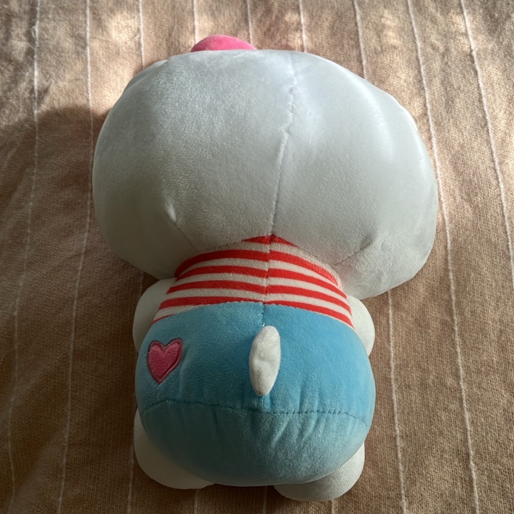 Hello Kitty Plush - Picture 2 of 2